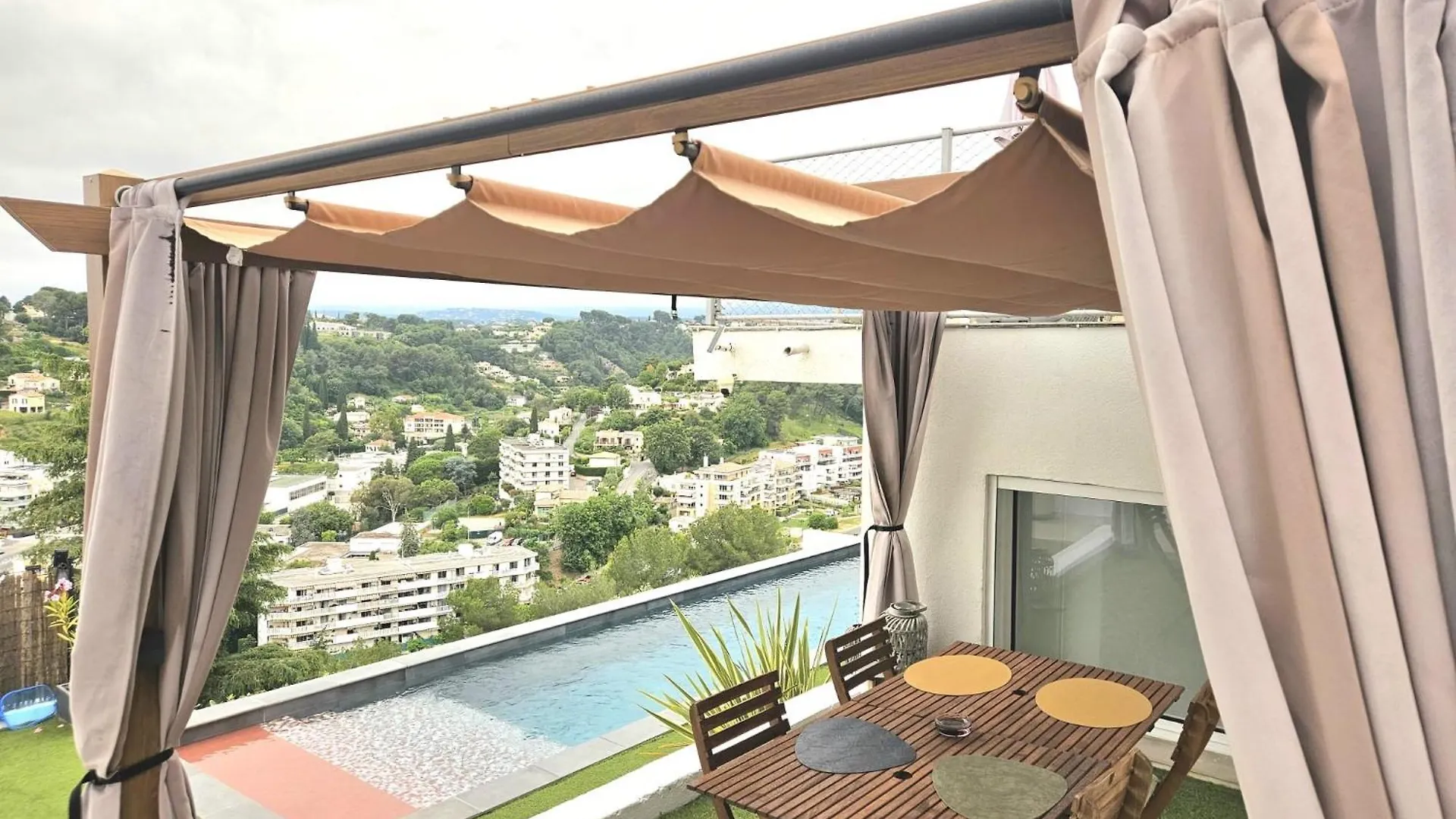 Hotel Twenty Rent Cagnes-sur-Mer 0*,